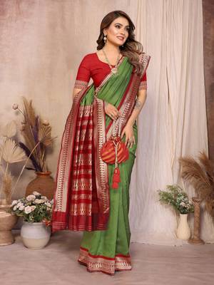 Green banarasi silk jacquard saree for women 4