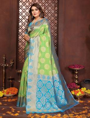 Parrot-green banarasi silk jacquard saree for women 2