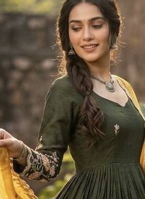 green embroidered anarkali gown with dupatta 2