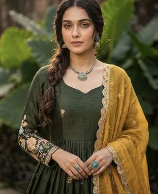 green embroidered anarkali gown with dupatta 3
