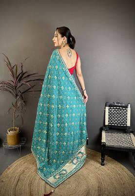 Women rama green vichitra silk blend bandhani & animal motifs bandhani saree 4