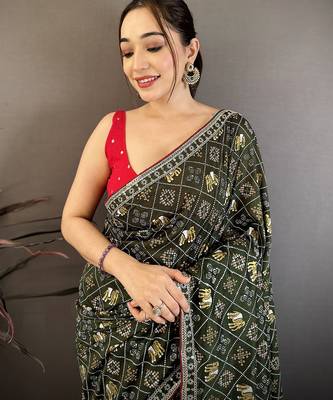 Women dark green vichitra silk blend bandhani & animal motifs bandhani saree 3