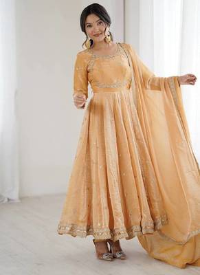 Orange Fandy Silk Embroidered Kurti Pant Dupatta 2