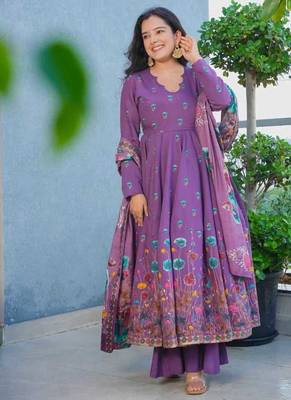lavender muslin silk blend floral printed kurta set with dupatta 3