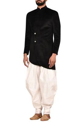 Black embroidered suede velvet sherwani for men 3
