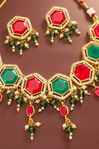 Red green stone kundan choker set
