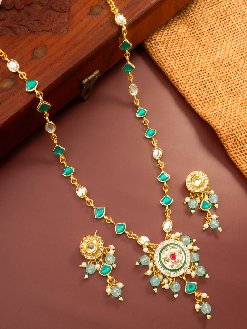 Green stone pendant necklace earring set