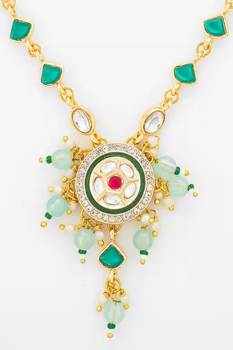 Green stone pendant necklace earring set