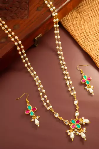 Pearl floral pendant necklace earring set