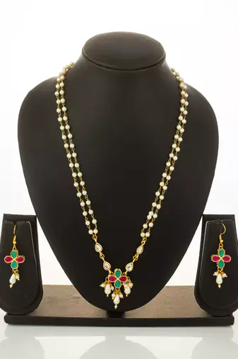 Pearl floral pendant necklace earring set