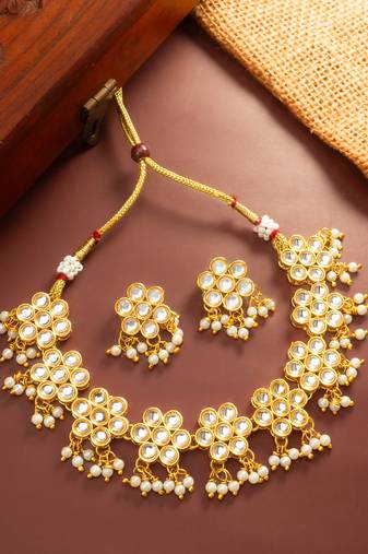 White kundan pearl choker necklace set