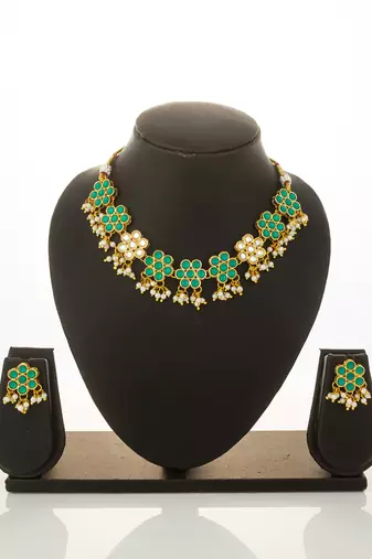 Green floral kundan necklace earring set