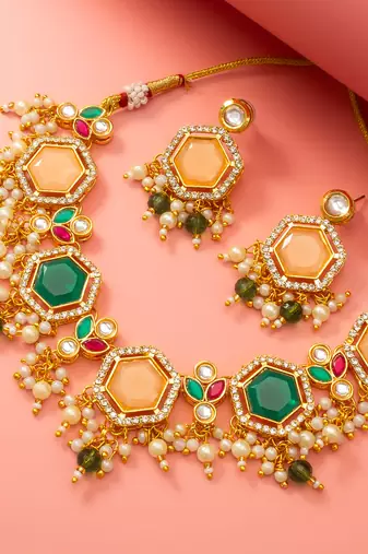 Peach green stone choker necklace set