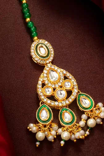 Green chandbali kundan maang tikka