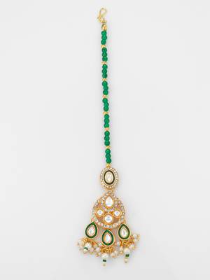 Green chandbali kundan maang tikka 3