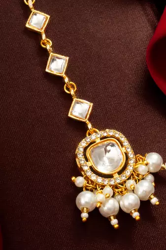 white kundan pearl maang tikka