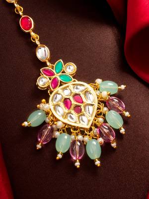 Heart kundan pastel maang tikka 2