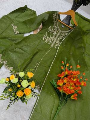 Pista Silk Blend Embroidered Kurta Palazzo Set Dupatta 2