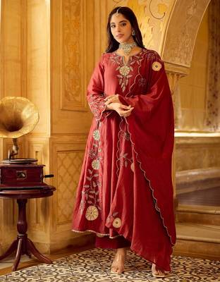  maroon chanderi silk blend embroidered flared kurta set with dupatta 1