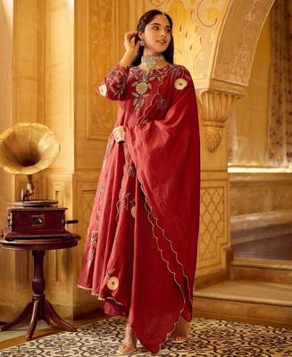  maroon chanderi silk blend embroidered flared kurta set with dupatta 3