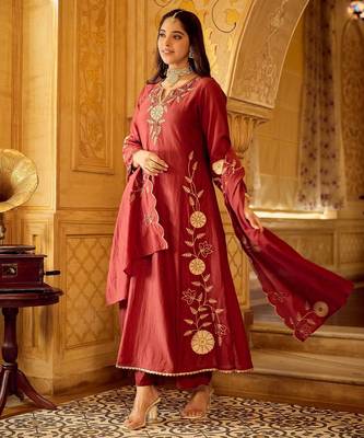  maroon chanderi silk blend embroidered flared kurta set with dupatta 5
