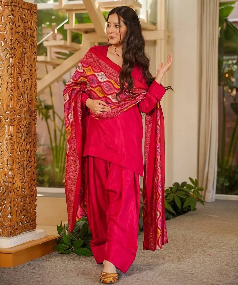  rani pink silk blend crepe kurta palazzo set with printed dupatta 