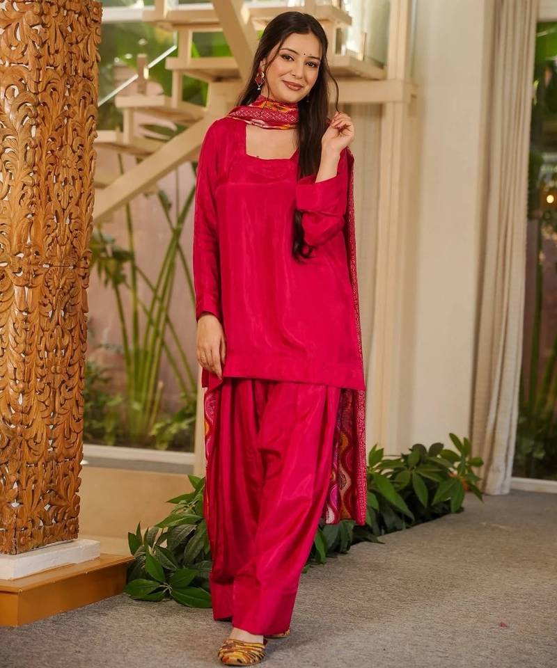  rani pink silk blend crepe kurta palazzo set with printed dupatta 