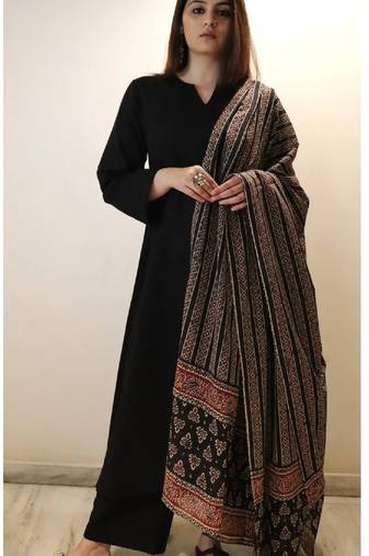 Women's black straight viscose kurta set with printed dupatta
