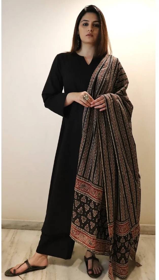 Women's black straight viscose kurta set with printed dupatta