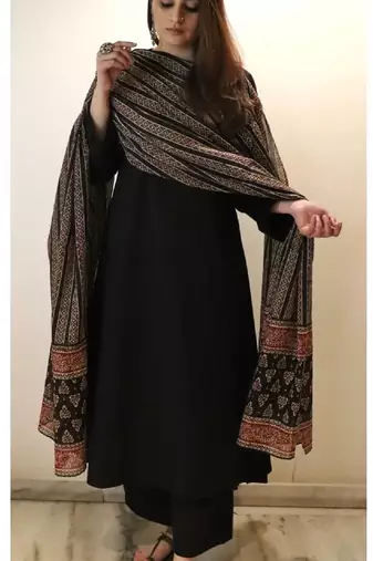 Women's black straight viscose kurta set with printed dupatta