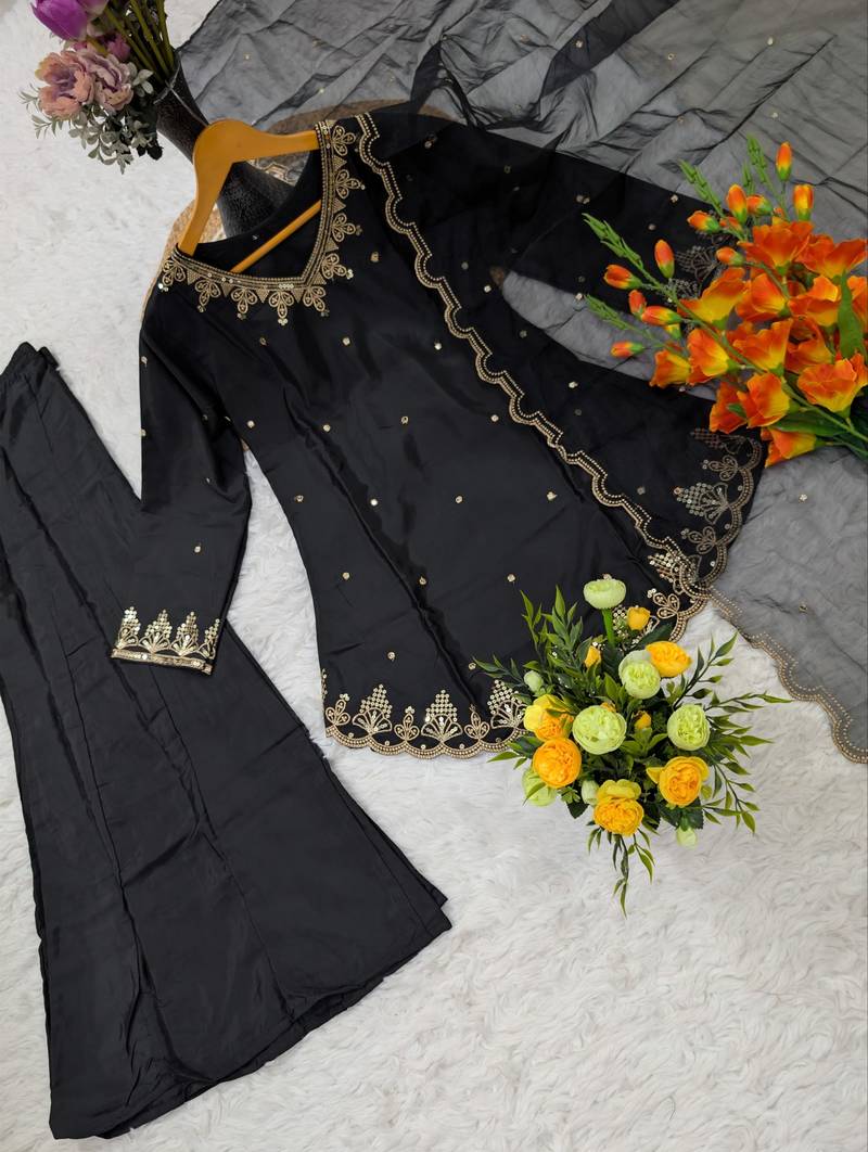 Women's black embroidered crepe kurta set with palazzo