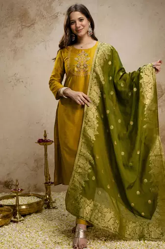  mustard silk blend embroidered kurta set women with dupatta pant