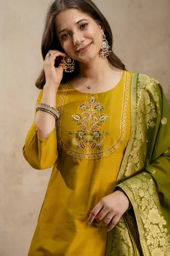  mustard silk blend embroidered kurta set women with dupatta pant