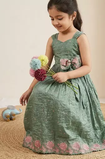  kids girls lavender crinkled silk ethnic gown with floral border and waist bow accent