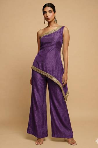 Purple one-shoulder fusion set