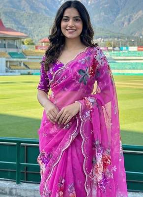 Magenta Color digital prints flower and hand moti work Silk Blend Saree 2