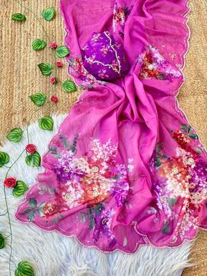 Magenta Color digital prints flower and hand moti work Silk Blend Saree 3