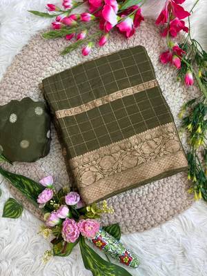 Mehndi Green Color zari chekcs weaving  Work Viscose Saree 5