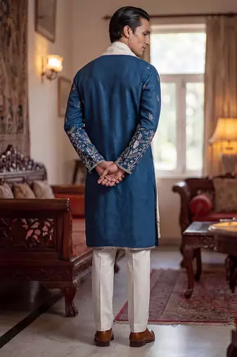 Men blue chanderi silk solid embroidered straight kurta trouser with dupatta
