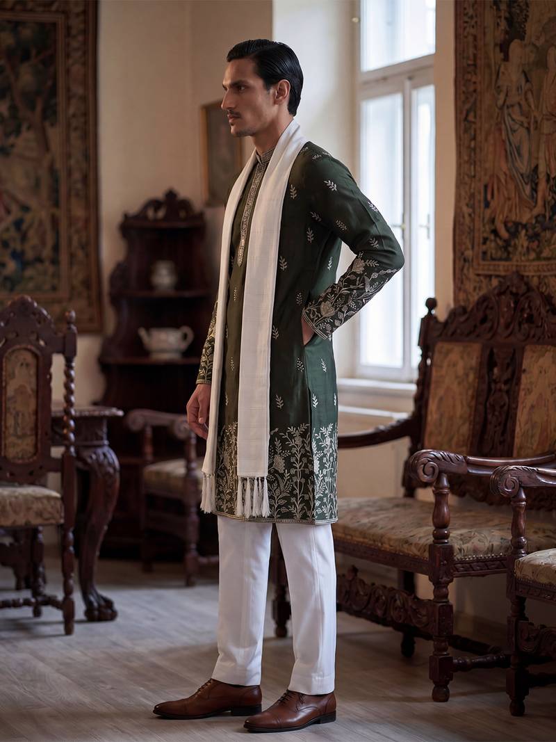 Men olive chanderi silk solid embroidered straight kurta trouser with dupatta