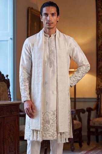 Men white silk blend floral embroidered straight kurta trouser with dupatta
