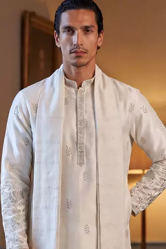 Men white silk blend floral embroidered straight kurta trouser with dupatta