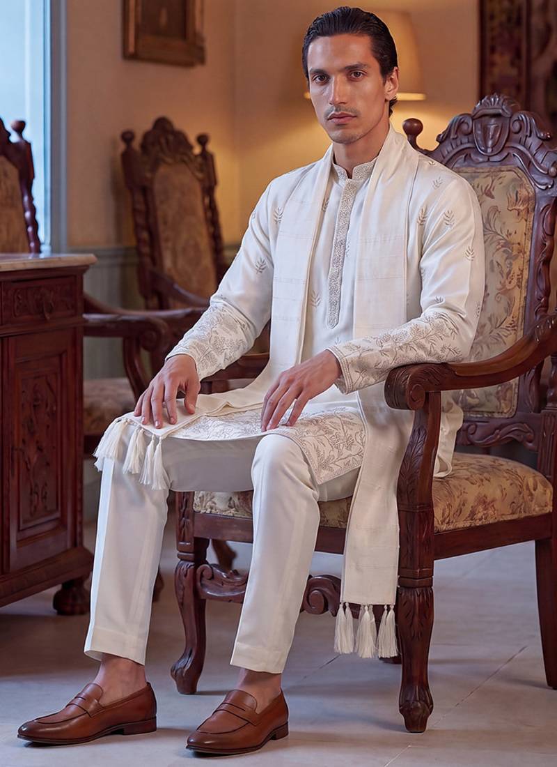 Men white silk blend floral embroidered straight kurta trouser with dupatta