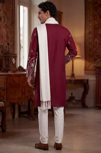 Men maroon silk blend solid embroidered straight kurta trouser with dupatta
