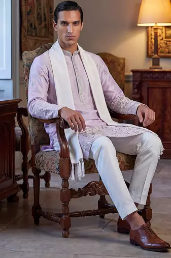 Men lavender silk blend floral embroidered straight kurta with dupatta