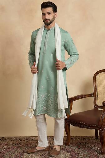 Men green silk blend solid embroidered straight kurta with dupatta