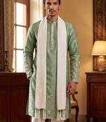 Men green silk blend solid embroidered straight kurta with dupatta