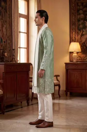 Men green silk blend solid embroidered straight kurta with dupatta