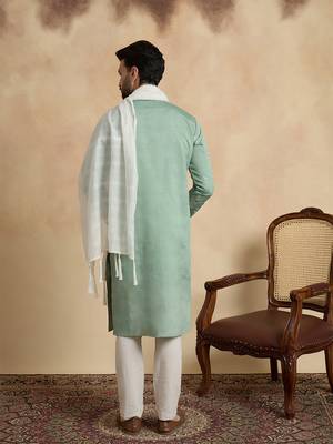 Men green silk blend solid embroidered straight kurta with dupatta 4