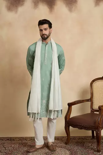 Men green silk blend solid embroidered straight kurta with dupatta